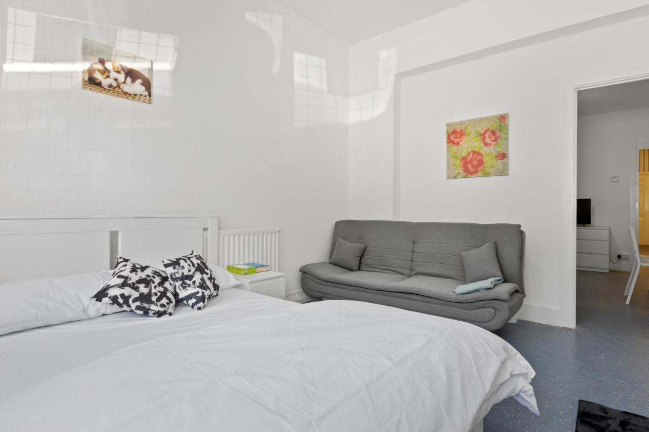 Fantastic 2Bd Barking Stay With Links To The City! Londres Exterior foto