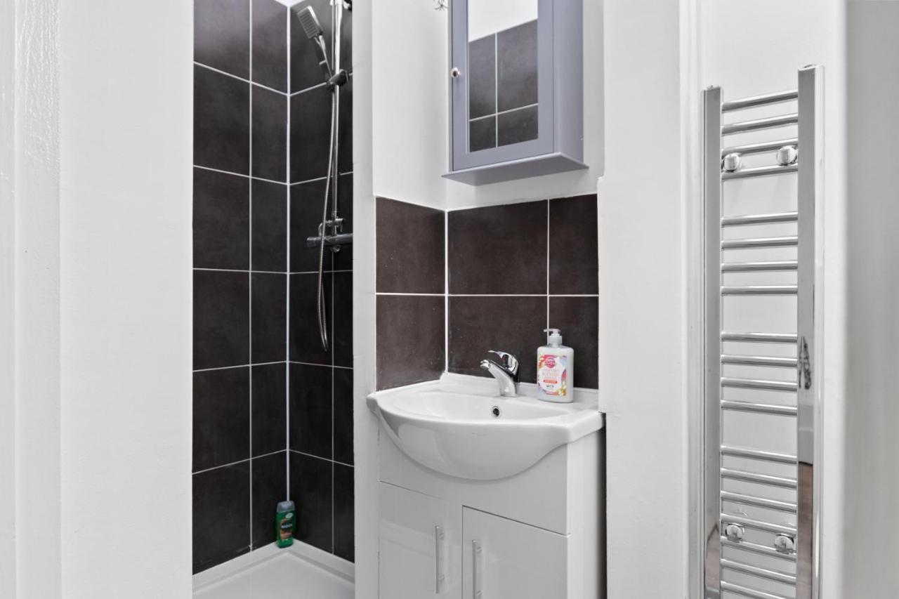 Fantastic 2Bd Barking Stay With Links To The City! Londres Exterior foto